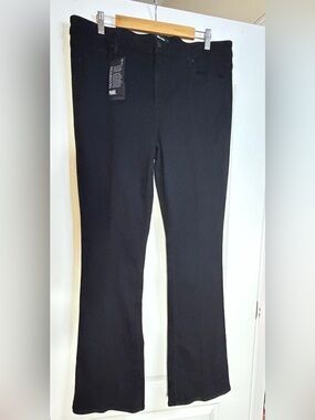 PAIGE Manhattan Boot Jeans Women’s Plus Size 16W Black Shadow Transcend Mid Rise